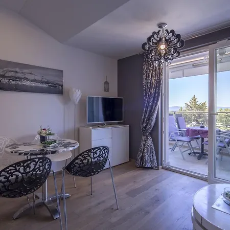 By The Sea - 20587 * מאקרסקה