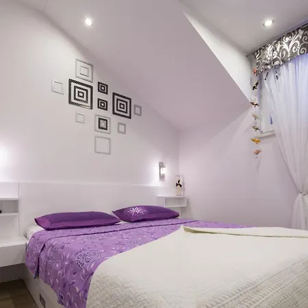 By The Sea - 20587 מאקרסקה