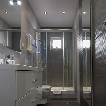 Apartment By The Sea - 20587 Makarska