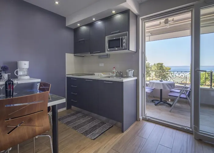 By The Sea - 20587 Apartment