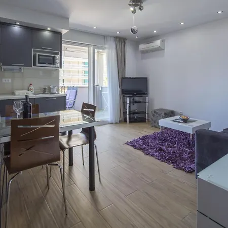 By The Sea - 20587 *