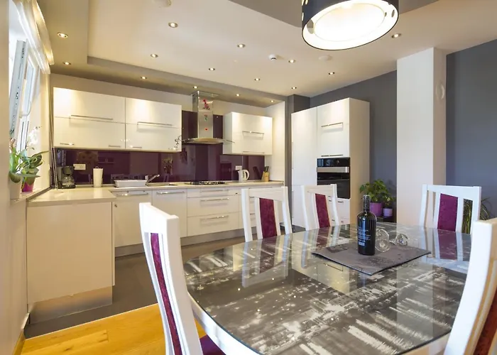 Apartment By The Sea - 20587 *