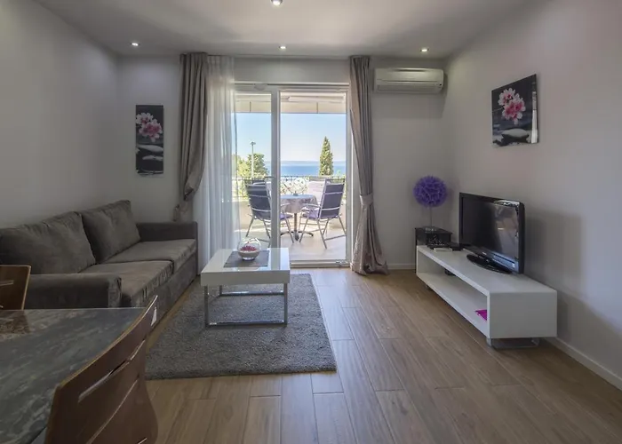 By The Sea - 20587 Apartment